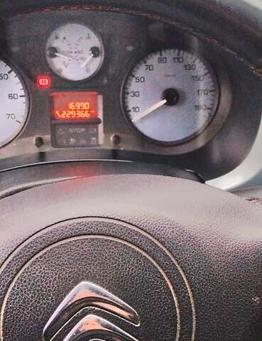 Белый Ситроен Берлинго, объемом двигателя 1.6 л и пробегом 238 тыс. км за 8200 $, фото 6 на Automoto.ua