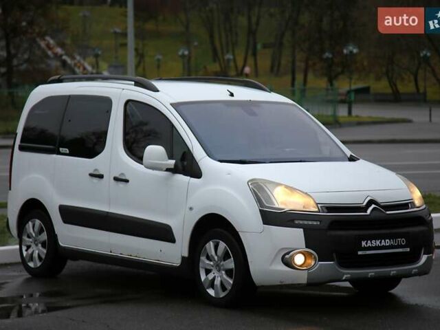 Білий Сітроен Берлінго, об'ємом двигуна 1.6 л та пробігом 239 тис. км за 6700 $, фото 2 на Automoto.ua