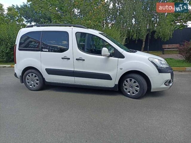Белый Ситроен Берлинго, объемом двигателя 1.56 л и пробегом 159 тыс. км за 9600 $, фото 4 на Automoto.ua