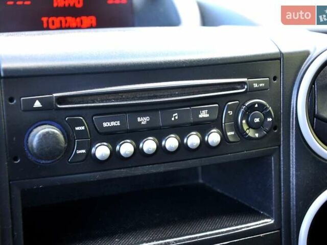 Білий Сітроен Берлінго, об'ємом двигуна 1.6 л та пробігом 230 тис. км за 7200 $, фото 26 на Automoto.ua