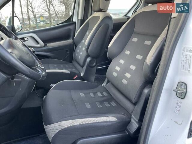 Білий Сітроен Берлінго, об'ємом двигуна 1.6 л та пробігом 255 тис. км за 7650 $, фото 41 на Automoto.ua