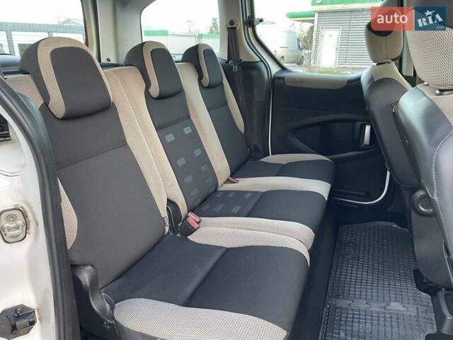 Білий Сітроен Берлінго, об'ємом двигуна 1.6 л та пробігом 255 тис. км за 7650 $, фото 36 на Automoto.ua