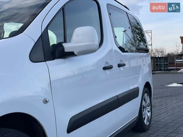 Білий Сітроен Берлінго, об'ємом двигуна 1.6 л та пробігом 255 тис. км за 7650 $, фото 31 на Automoto.ua