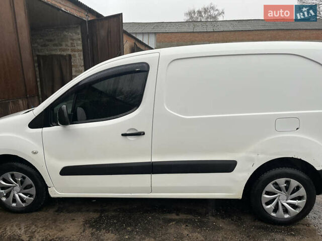 Белый Ситроен Берлинго, объемом двигателя 1.56 л и пробегом 455 тыс. км за 6200 $, фото 8 на Automoto.ua
