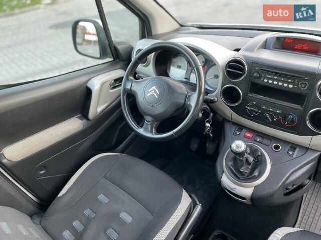 Білий Сітроен Берлінго, об'ємом двигуна 1.6 л та пробігом 255 тис. км за 7650 $, фото 48 на Automoto.ua