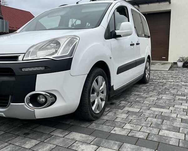 Белый Ситроен Берлинго, объемом двигателя 1.6 л и пробегом 255 тыс. км за 8100 $, фото 4 на Automoto.ua