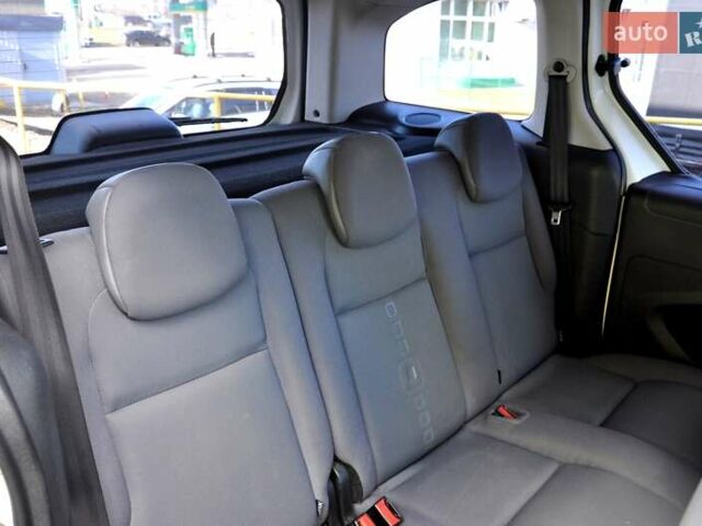 Білий Сітроен Берлінго, об'ємом двигуна 1.6 л та пробігом 230 тис. км за 7200 $, фото 19 на Automoto.ua