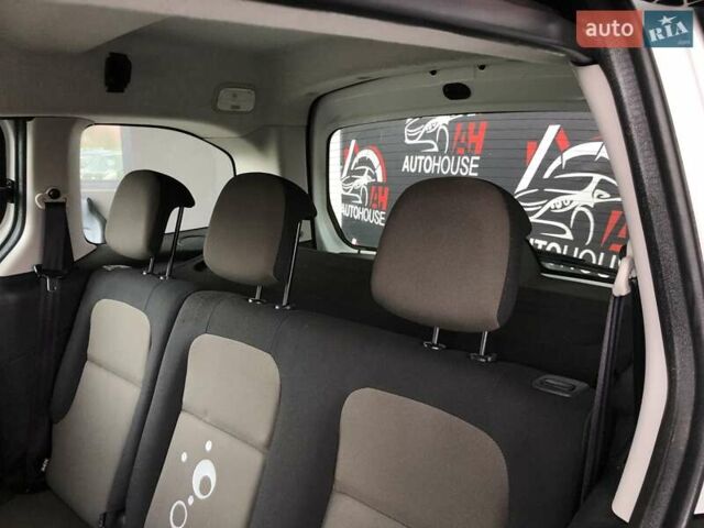 Белый Ситроен Берлинго, объемом двигателя 1.6 л и пробегом 192 тыс. км за 7800 $, фото 13 на Automoto.ua