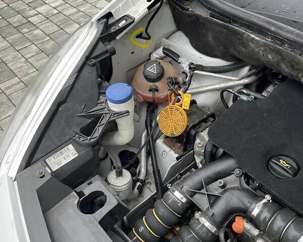 Белый Ситроен Берлинго, объемом двигателя 1.6 л и пробегом 255 тыс. км за 8100 $, фото 18 на Automoto.ua