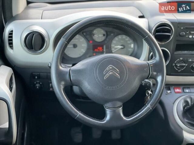 Білий Сітроен Берлінго, об'ємом двигуна 1.6 л та пробігом 255 тис. км за 7650 $, фото 35 на Automoto.ua
