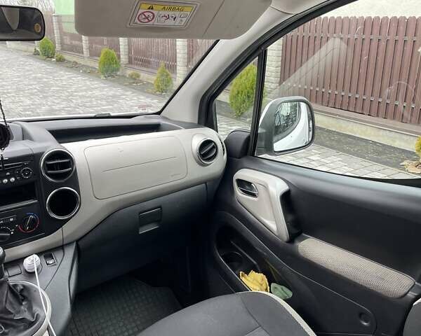 Белый Ситроен Берлинго, объемом двигателя 1.6 л и пробегом 255 тыс. км за 8100 $, фото 13 на Automoto.ua