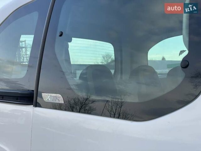 Білий Сітроен Берлінго, об'ємом двигуна 1.6 л та пробігом 255 тис. км за 7650 $, фото 20 на Automoto.ua