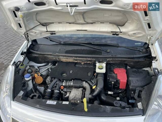 Білий Сітроен Берлінго, об'ємом двигуна 1.6 л та пробігом 255 тис. км за 7650 $, фото 37 на Automoto.ua