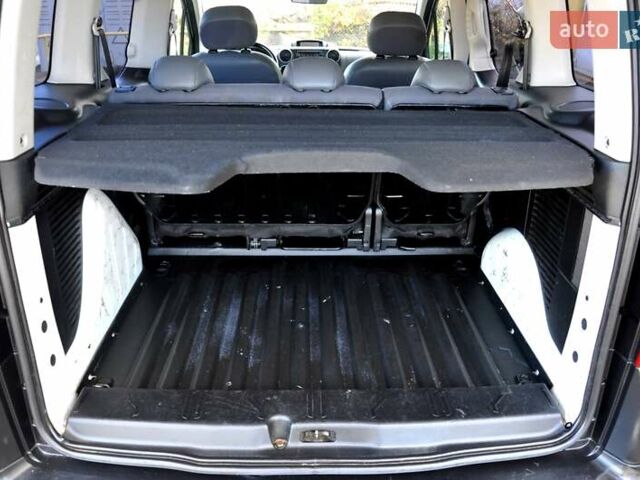 Білий Сітроен Берлінго, об'ємом двигуна 1.6 л та пробігом 230 тис. км за 7200 $, фото 17 на Automoto.ua