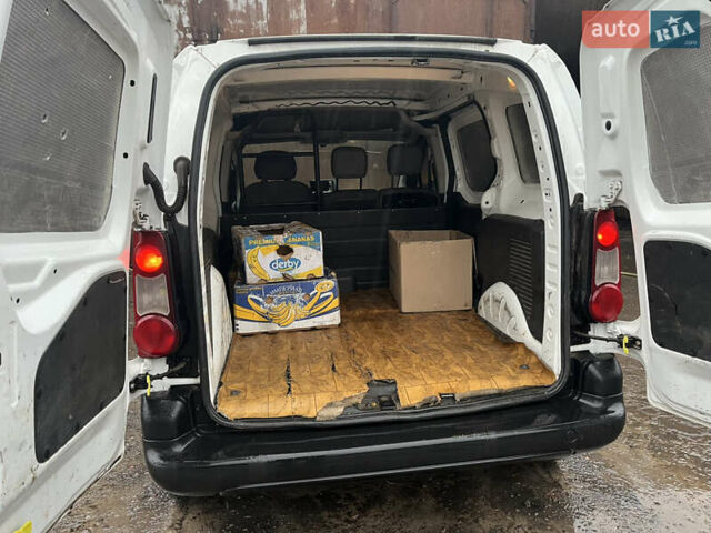 Белый Ситроен Берлинго, объемом двигателя 1.56 л и пробегом 455 тыс. км за 6200 $, фото 2 на Automoto.ua