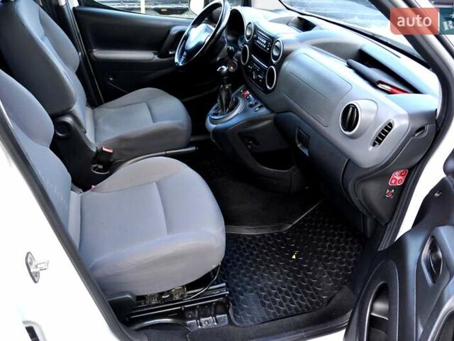 Білий Сітроен Берлінго, об'ємом двигуна 1.6 л та пробігом 230 тис. км за 7200 $, фото 22 на Automoto.ua