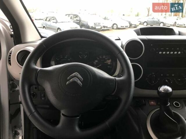 Белый Ситроен Берлинго, объемом двигателя 1.6 л и пробегом 192 тыс. км за 7800 $, фото 11 на Automoto.ua