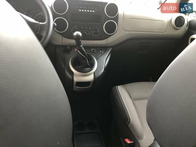 Белый Ситроен Берлинго, объемом двигателя 1.6 л и пробегом 192 тыс. км за 7800 $, фото 12 на Automoto.ua