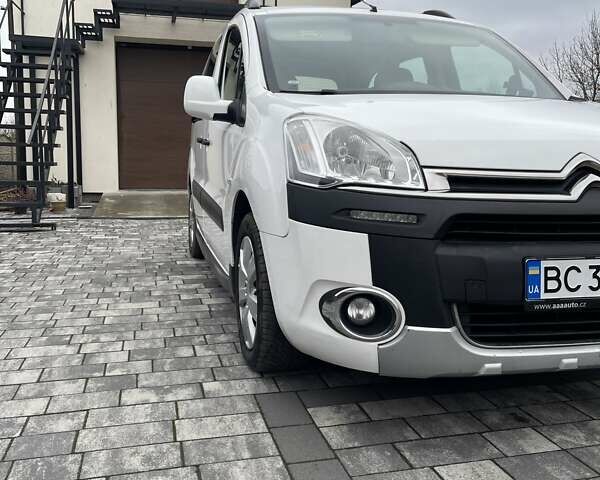 Белый Ситроен Берлинго, объемом двигателя 1.6 л и пробегом 255 тыс. км за 8100 $, фото 2 на Automoto.ua