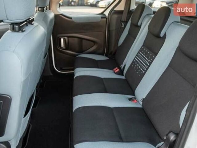 Сітроен Берлінго 2014 у Чернівцях на Automoto.ua Білий Сітроен Берлінго, об'ємом двигуна 1.6 л та пробігом 220 тис. км за 7900 $, фото 11 на Automoto.ua