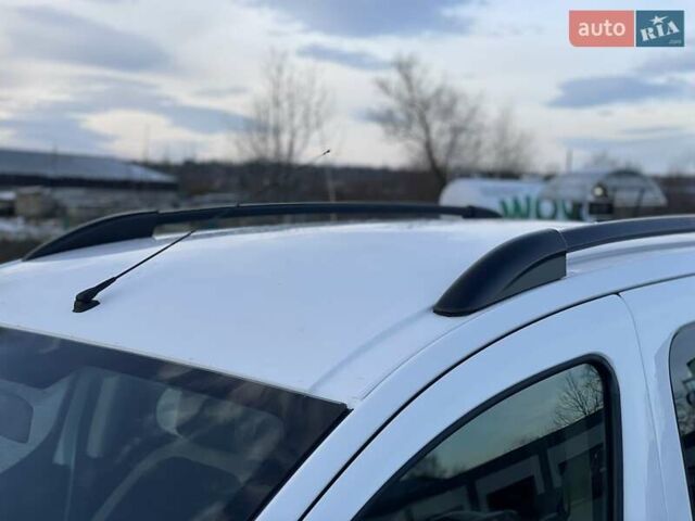 Білий Сітроен Берлінго, об'ємом двигуна 1.6 л та пробігом 255 тис. км за 7650 $, фото 22 на Automoto.ua