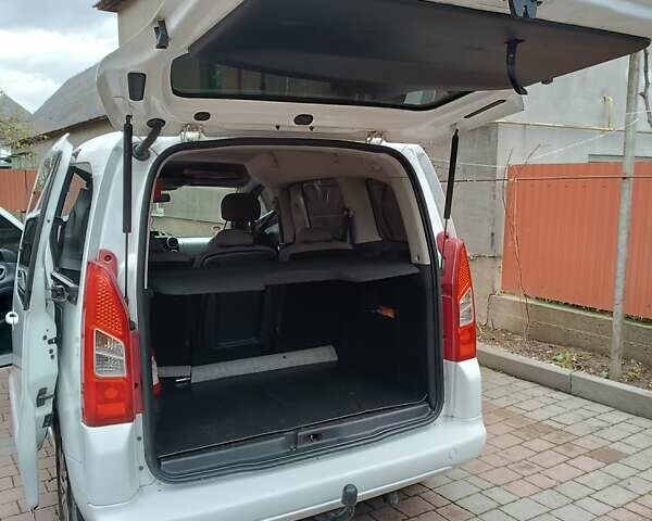 Ситроен Берлинго 2015 в Хусте на Automoto.ua Белый Ситроен Берлинго, объемом двигателя 1.56 л и пробегом 240 тыс. км за 9200 $, фото 4 на Automoto.ua