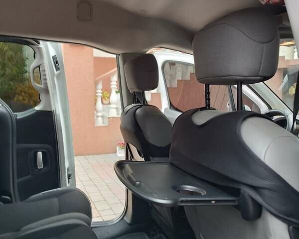 Ситроен Берлинго 2015 в Хусте на Automoto.ua Белый Ситроен Берлинго, объемом двигателя 1.56 л и пробегом 240 тыс. км за 9200 $, фото 5 на Automoto.ua