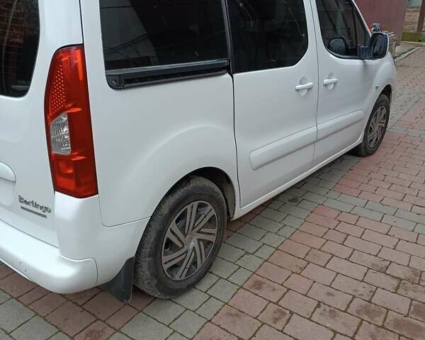 Ситроен Берлинго 2015 в Хусте на Automoto.ua Белый Ситроен Берлинго, объемом двигателя 1.56 л и пробегом 240 тыс. км за 9200 $, фото 8 на Automoto.ua