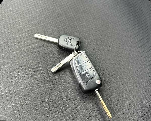 Белый Ситроен Берлинго, объемом двигателя 1.6 л и пробегом 240 тыс. км за 7750 $, фото 54 на Automoto.ua