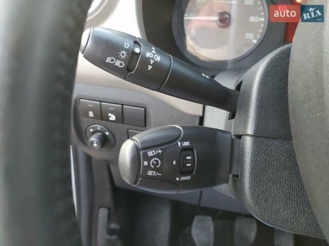 Белый Ситроен Берлинго, объемом двигателя 1.6 л и пробегом 233 тыс. км за 10200 $, фото 20 на Automoto.ua