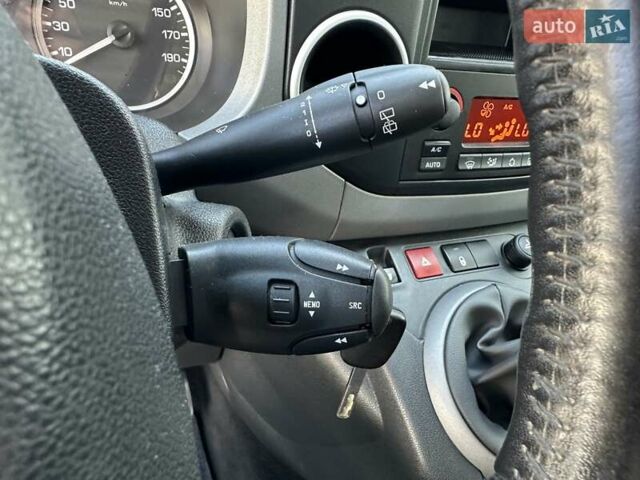 Белый Ситроен Берлинго, объемом двигателя 1.6 л и пробегом 240 тыс. км за 7750 $, фото 2 на Automoto.ua