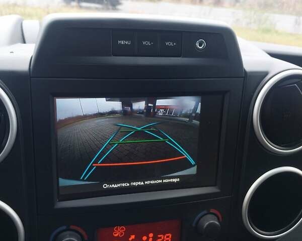 Белый Ситроен Берлинго, объемом двигателя 1.6 л и пробегом 244 тыс. км за 9700 $, фото 19 на Automoto.ua