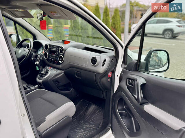 Белый Ситроен Берлинго, объемом двигателя 1.6 л и пробегом 192 тыс. км за 8850 $, фото 16 на Automoto.ua