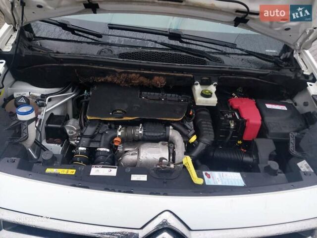 Белый Ситроен Берлинго, объемом двигателя 1.6 л и пробегом 244 тыс. км за 9700 $, фото 24 на Automoto.ua