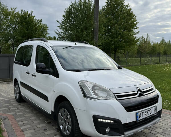 Белый Ситроен Берлинго, объемом двигателя 1.56 л и пробегом 238 тыс. км за 8799 $, фото 3 на Automoto.ua