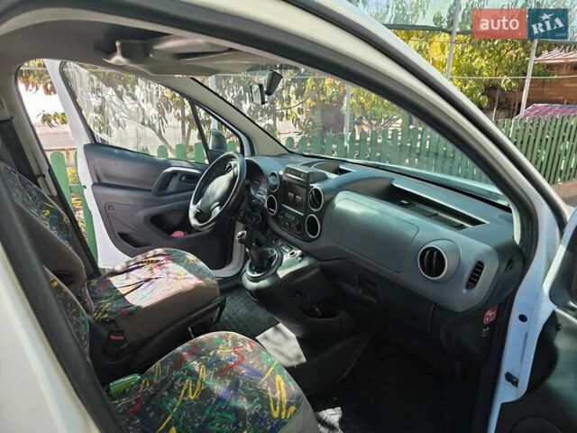 Белый Ситроен Берлинго, объемом двигателя 1.56 л и пробегом 90 тыс. км за 11500 $, фото 10 на Automoto.ua