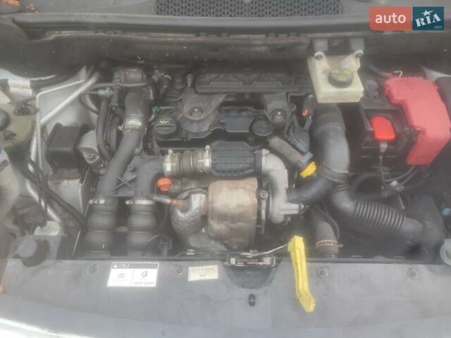 Белый Ситроен Берлинго, объемом двигателя 1.56 л и пробегом 202 тыс. км за 8500 $, фото 9 на Automoto.ua