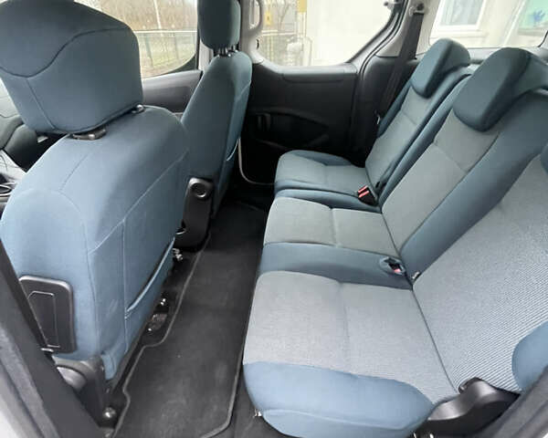 Белый Ситроен Берлинго, объемом двигателя 1.6 л и пробегом 270 тыс. км за 9800 $, фото 13 на Automoto.ua