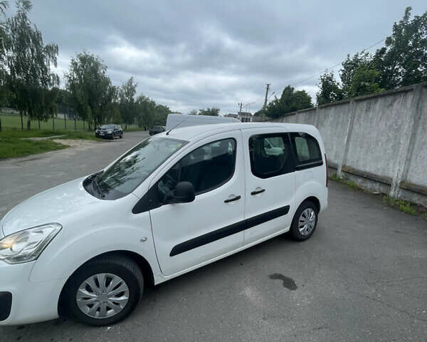 Белый Ситроен Берлинго, объемом двигателя 1.6 л и пробегом 270 тыс. км за 9800 $, фото 7 на Automoto.ua