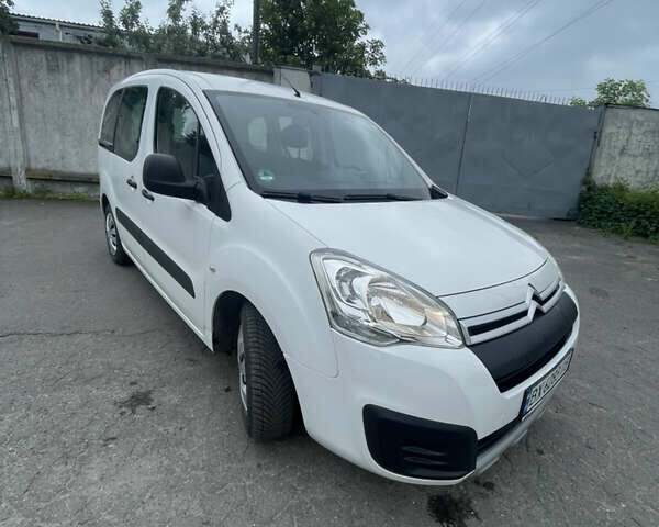 Белый Ситроен Берлинго, объемом двигателя 1.6 л и пробегом 270 тыс. км за 9800 $, фото 9 на Automoto.ua