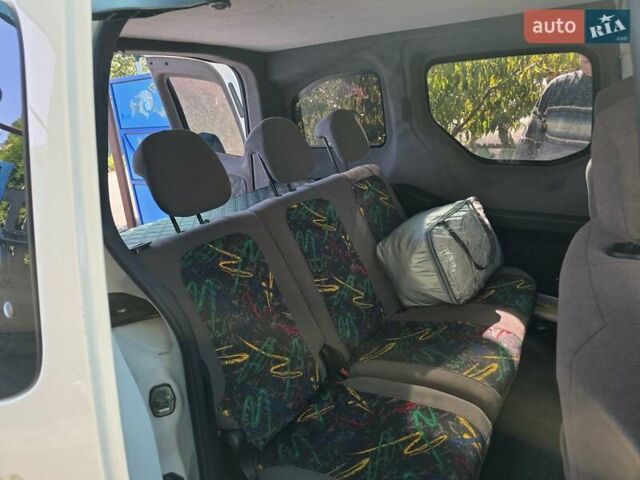 Белый Ситроен Берлинго, объемом двигателя 1.56 л и пробегом 90 тыс. км за 11500 $, фото 12 на Automoto.ua
