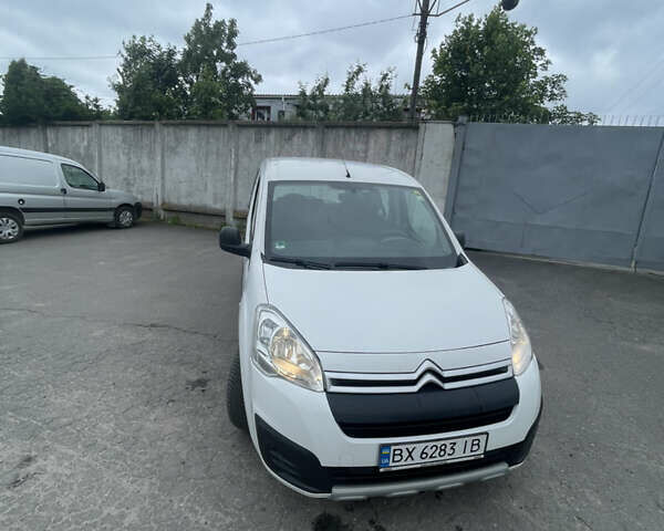 Белый Ситроен Берлинго, объемом двигателя 1.6 л и пробегом 270 тыс. км за 9800 $, фото 8 на Automoto.ua