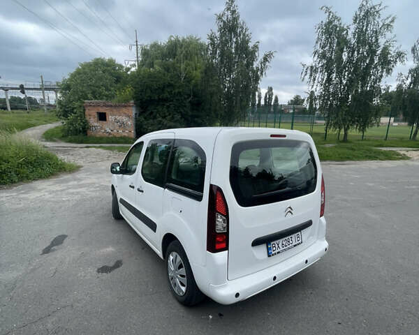Белый Ситроен Берлинго, объемом двигателя 1.6 л и пробегом 270 тыс. км за 9800 $, фото 5 на Automoto.ua