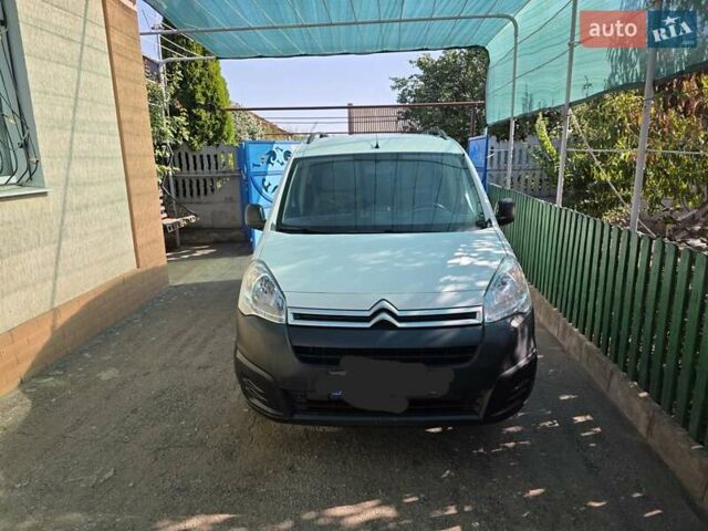 Белый Ситроен Берлинго, объемом двигателя 1.56 л и пробегом 90 тыс. км за 11500 $, фото 17 на Automoto.ua