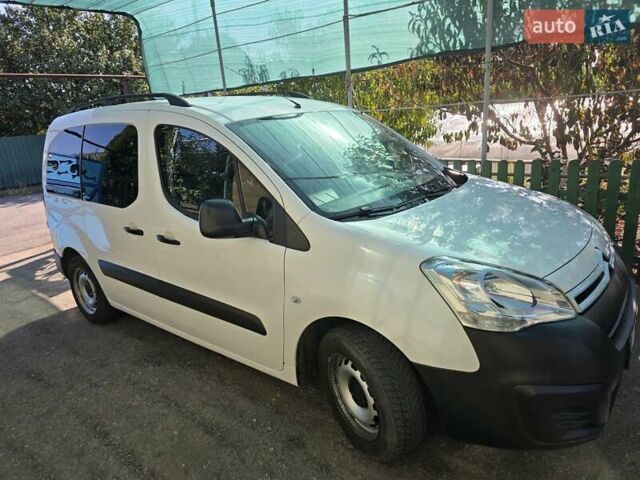 Белый Ситроен Берлинго, объемом двигателя 1.56 л и пробегом 90 тыс. км за 11500 $, фото 16 на Automoto.ua