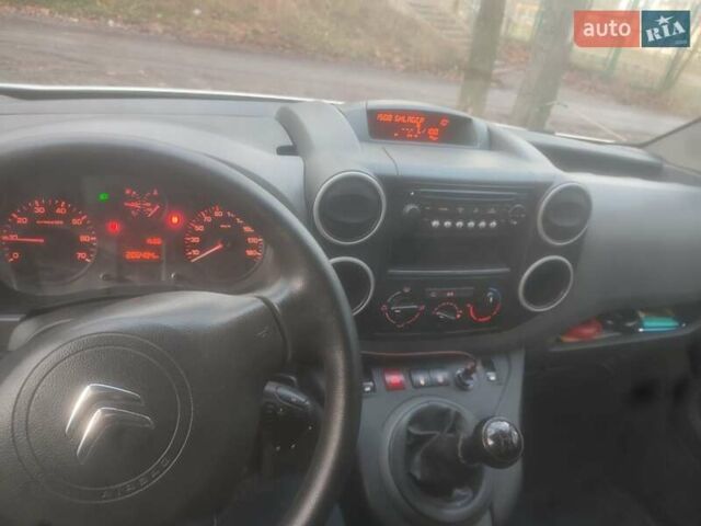 Белый Ситроен Берлинго, объемом двигателя 1.56 л и пробегом 202 тыс. км за 8500 $, фото 7 на Automoto.ua