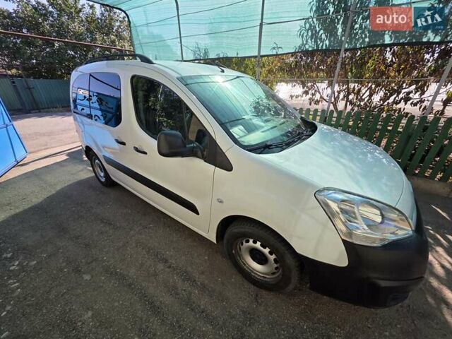 Белый Ситроен Берлинго, объемом двигателя 1.56 л и пробегом 90 тыс. км за 11500 $, фото 2 на Automoto.ua