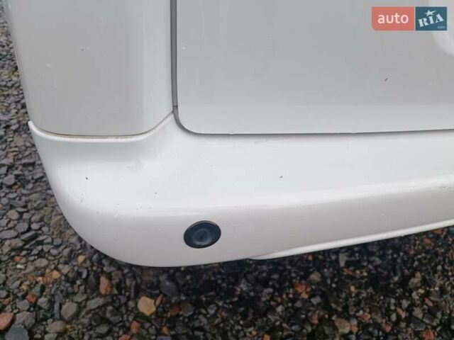 Белый Ситроен Берлинго, объемом двигателя 1.6 л и пробегом 172 тыс. км за 10500 $, фото 7 на Automoto.ua