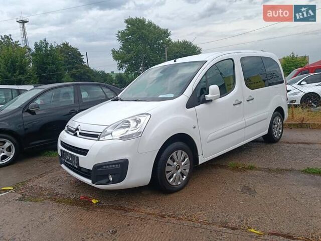 Белый Ситроен Берлинго, объемом двигателя 1.6 л и пробегом 172 тыс. км за 10500 $, фото 3 на Automoto.ua