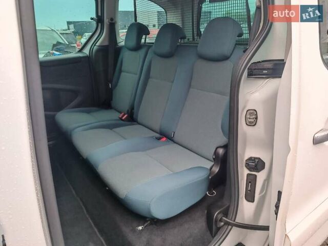 Білий Сітроен Берлінго, об'ємом двигуна 1.6 л та пробігом 172 тис. км за 11950 $, фото 31 на Automoto.ua